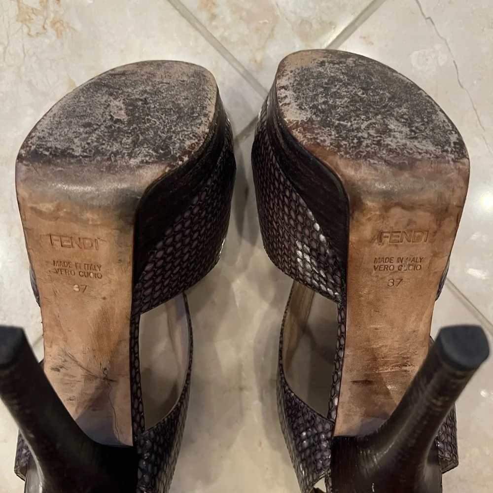 Authentic Fendi Heels (brown alligator skin) - Picture 6 of 7